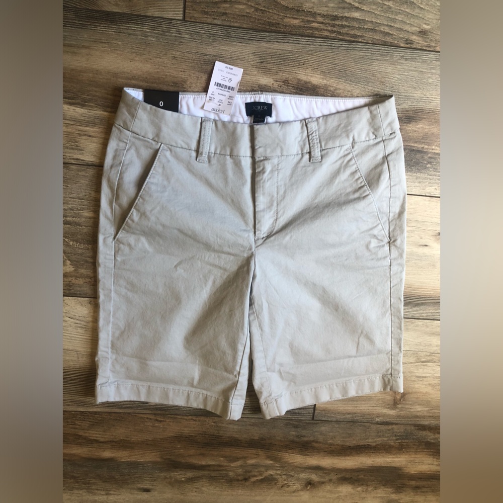 🍰J.Crew•Khaki Women’s Super Cute Bermuda Chino Shorts Nwt•